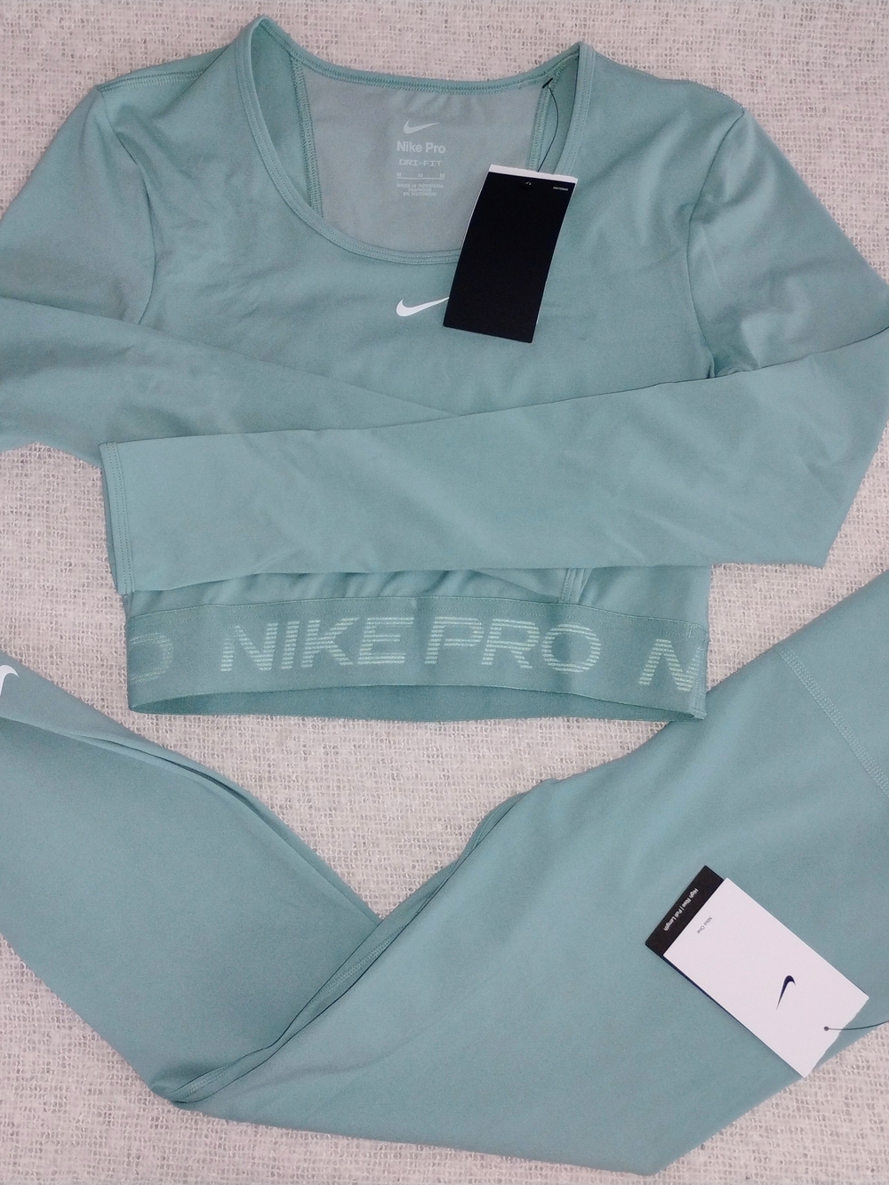 Nike Pro Women's Dri-FIT Cropped Long-Sleeve Top Green Medium